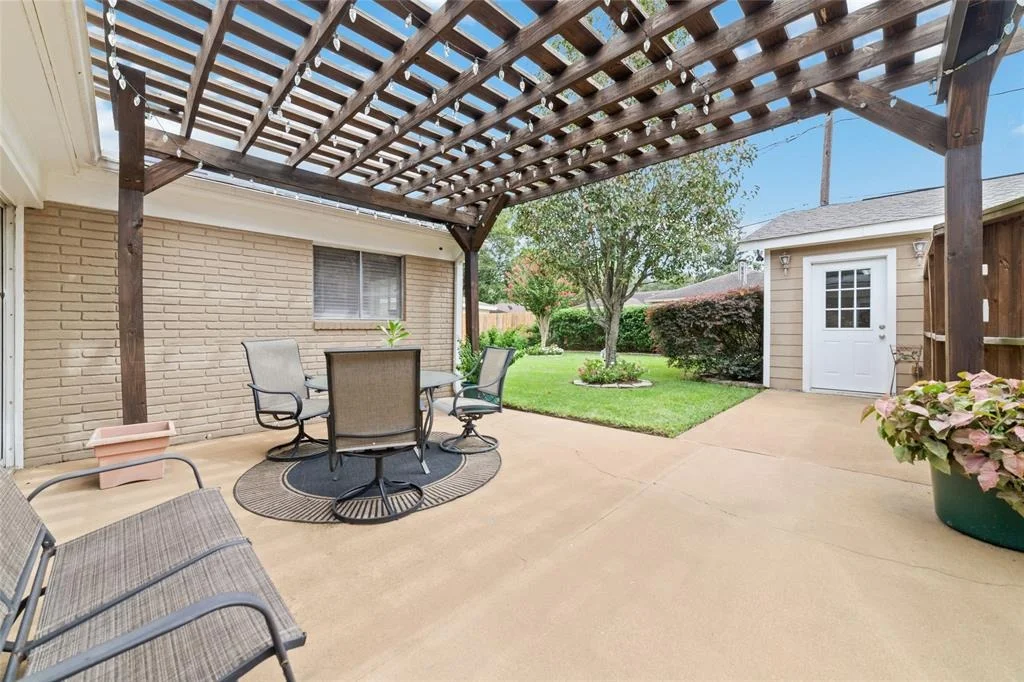 Photo of 5747 Willowbend Boulevard