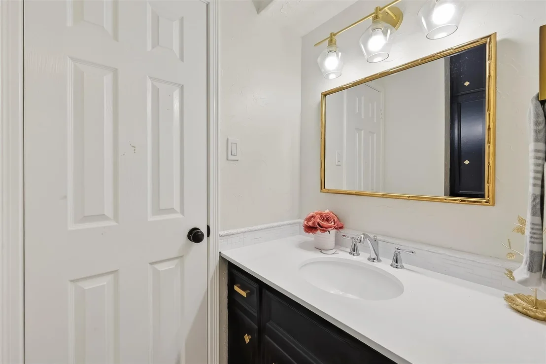 Photo of 13202 Lakecrest Drive