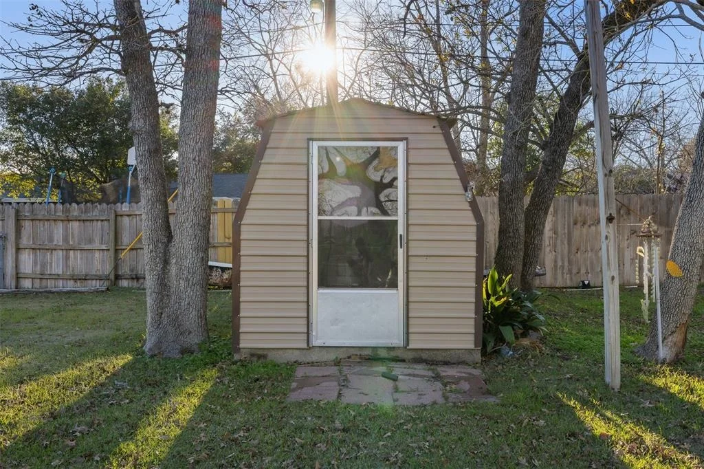 Photo of 902 Mitchell Street