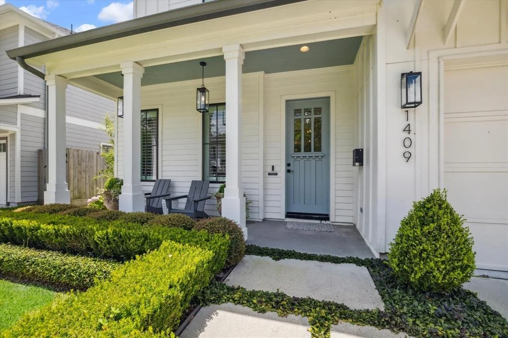 Photo of 1409 Chamboard Lane