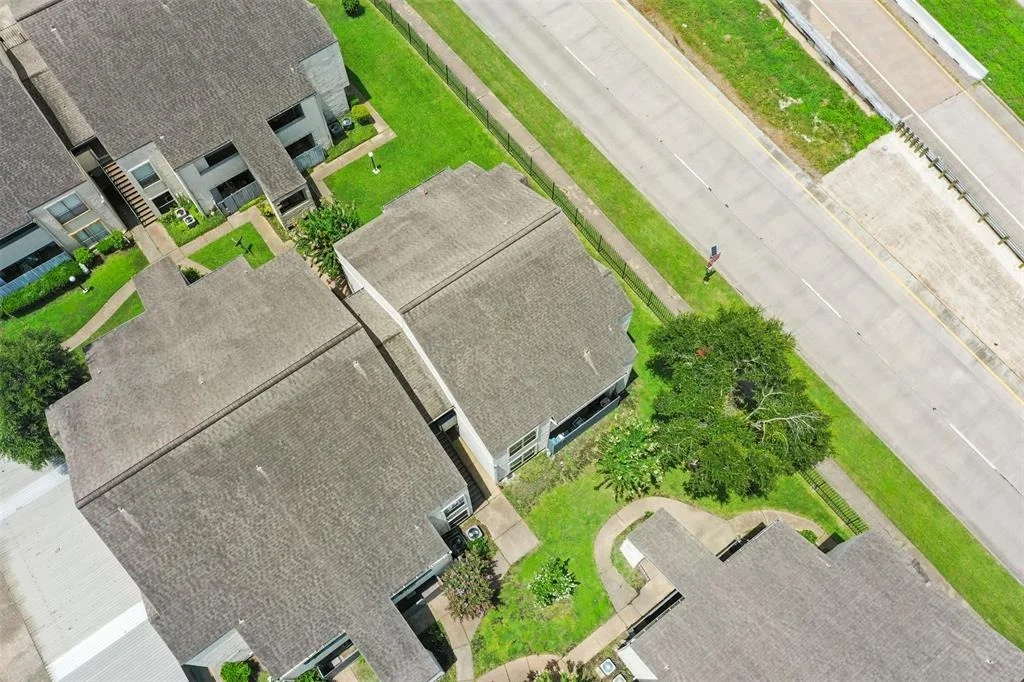 Photo of Unit 1007 at 7313 Gulf Freeway
