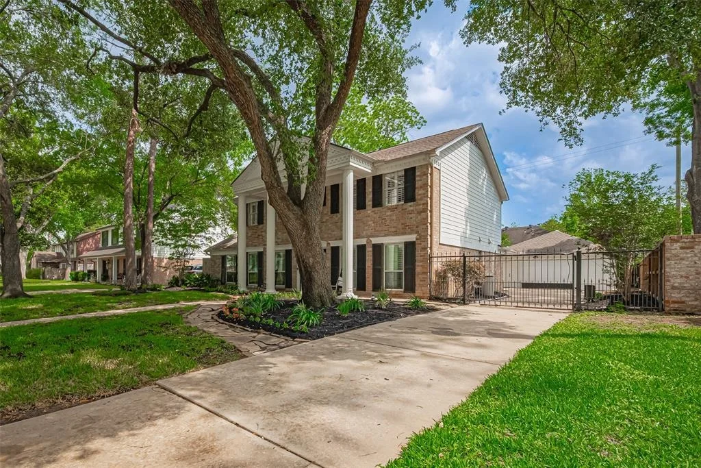 Photo of 14711 Carolcrest Drive