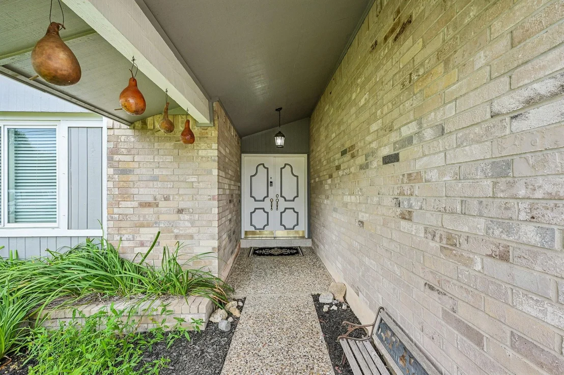 Photo of 2535 Cliff Drive
