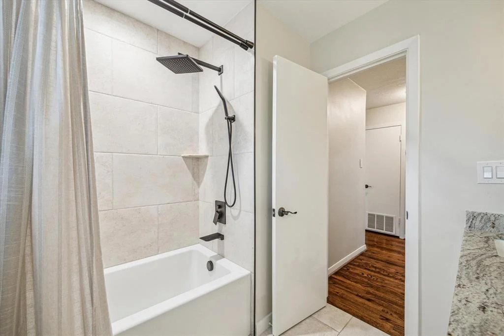 Photo of 9916 Westview Drive