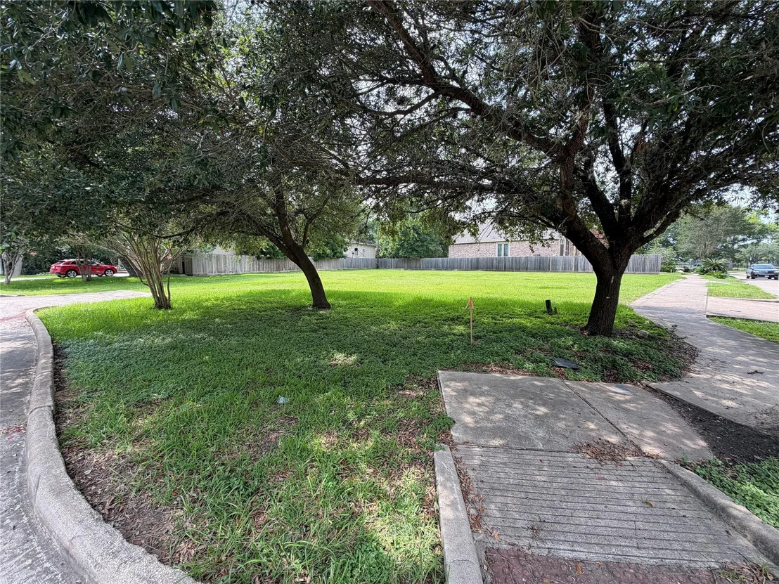 Photo of 9002 Cliffwood Drive