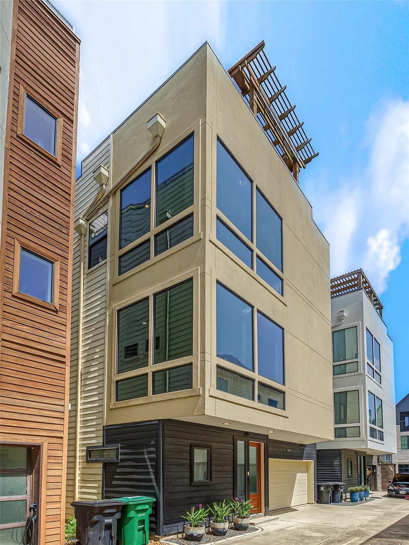 Photo of 1045 Voight Street