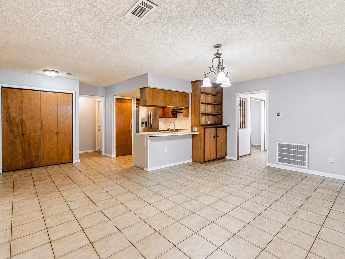 Photo of 2710 Burke Road