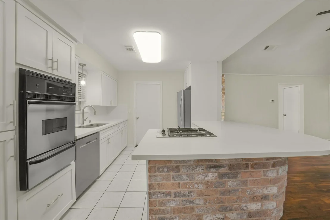 Photo of 12307 Waldemar Drive