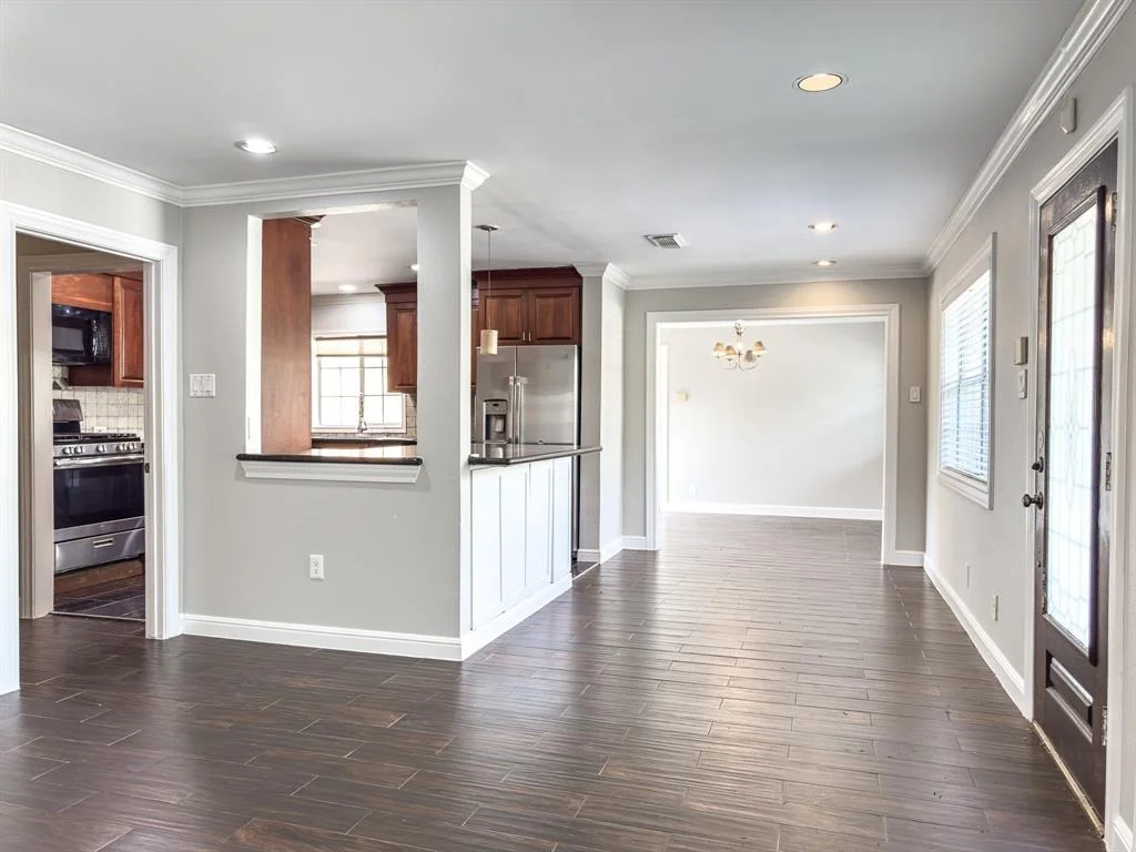 Photo of 4525 Maple Street