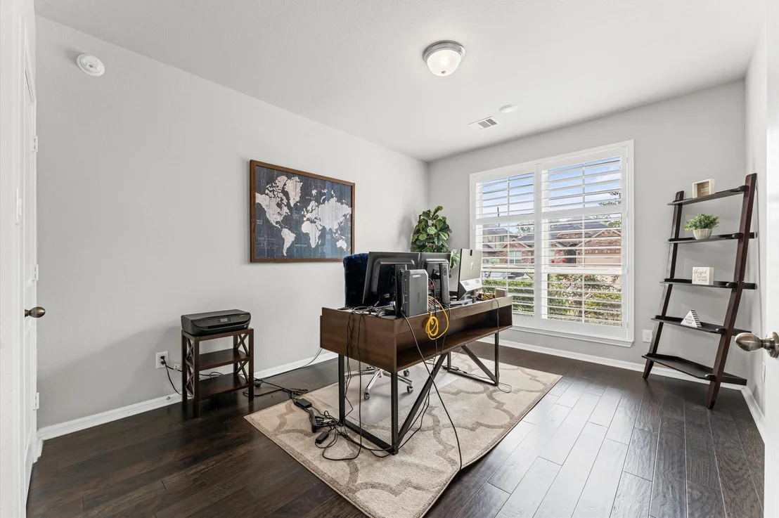 Photo of 5811 Euclid Loop