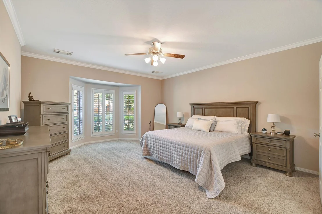 Photo of 15918 Lake Loop Drive