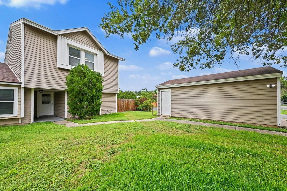 Photo of 8404 Forest Ridge Drive