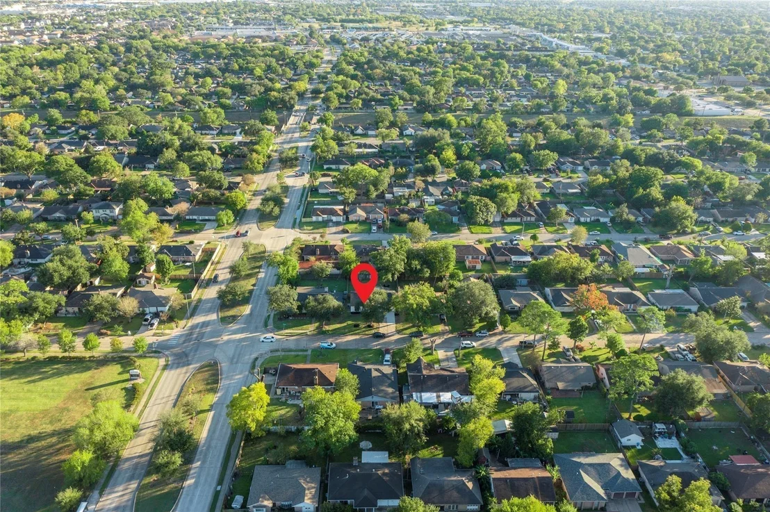 Photo of 10907 Sharpview Drive
