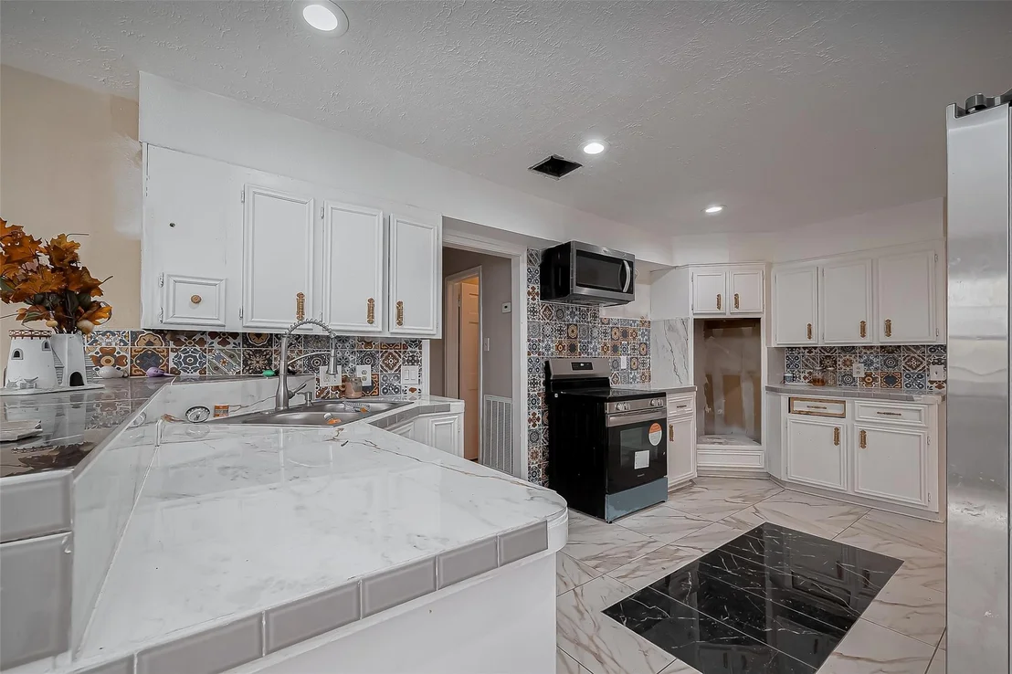 Photo of 811 Loire Lane