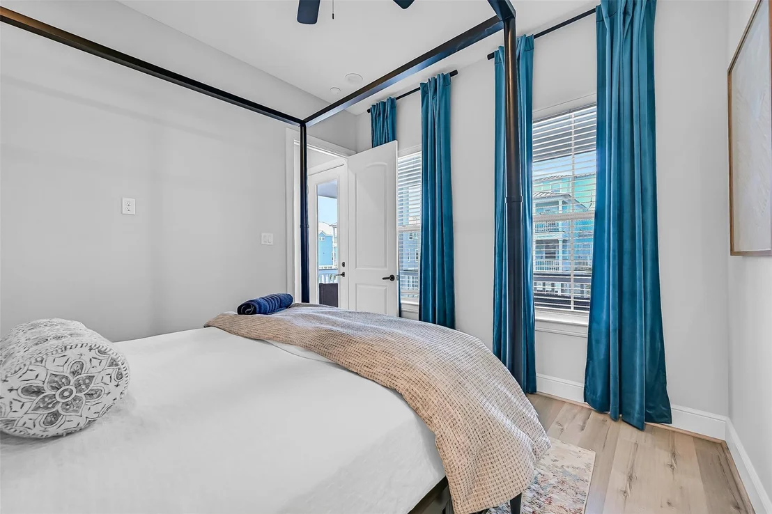 Photo of 3811 Conch