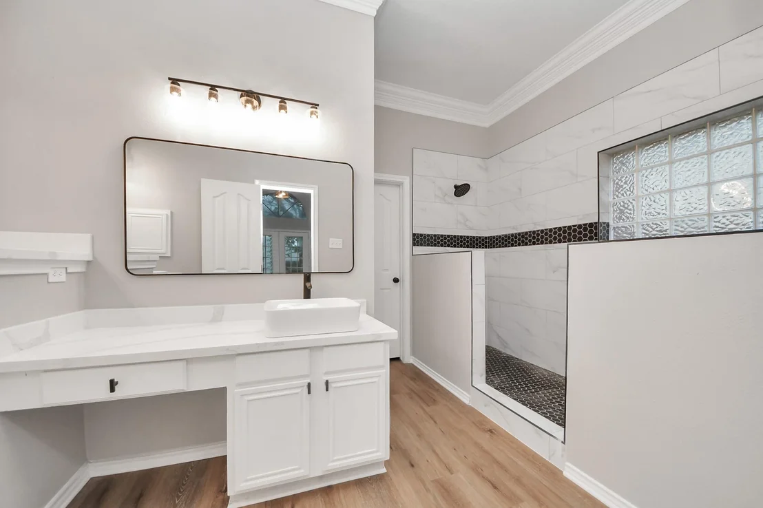 Photo of 1410 Long View Drive