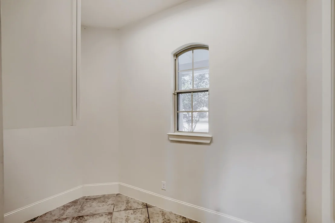 Photo of 5106 Water Oak Crescent