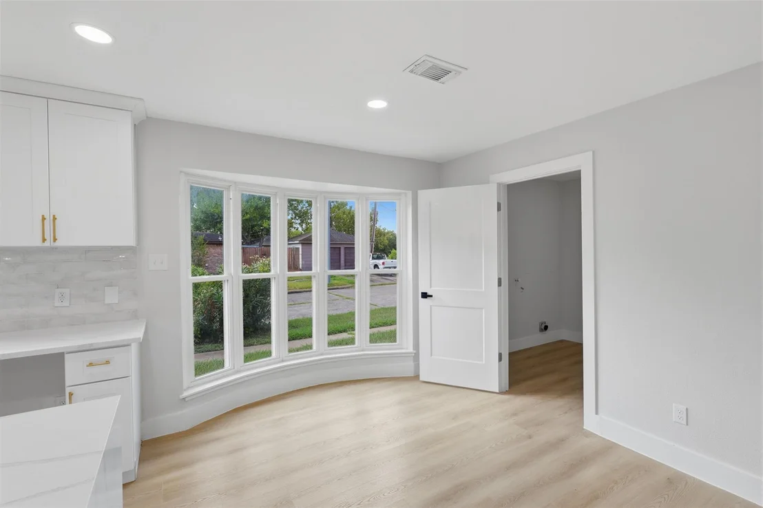 Photo of 8114 Pella Drive