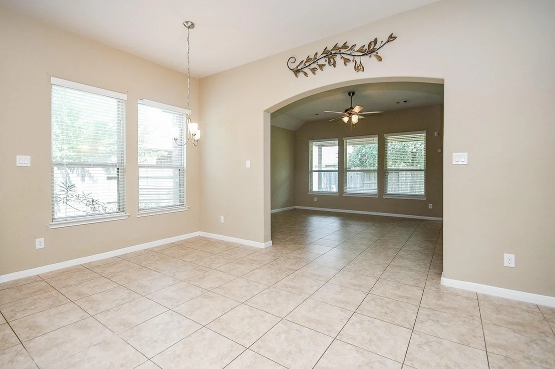 Photo of 4819 Oak Rambling Drive