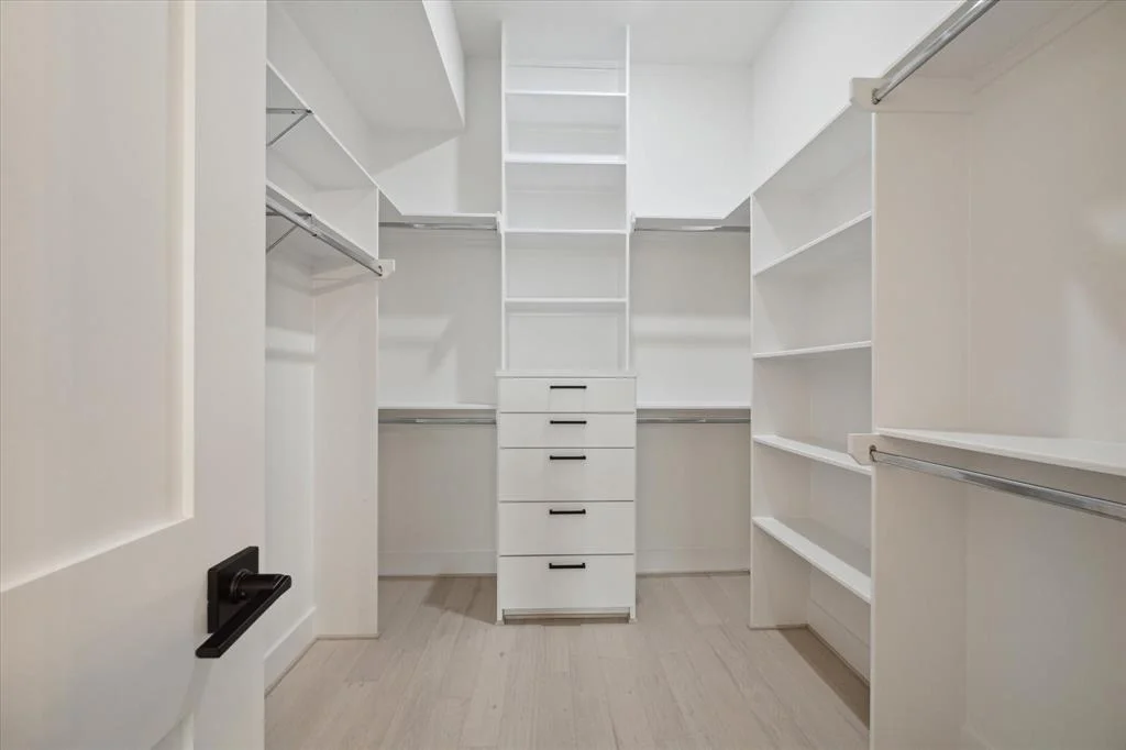 Photo of 1647 Moritz