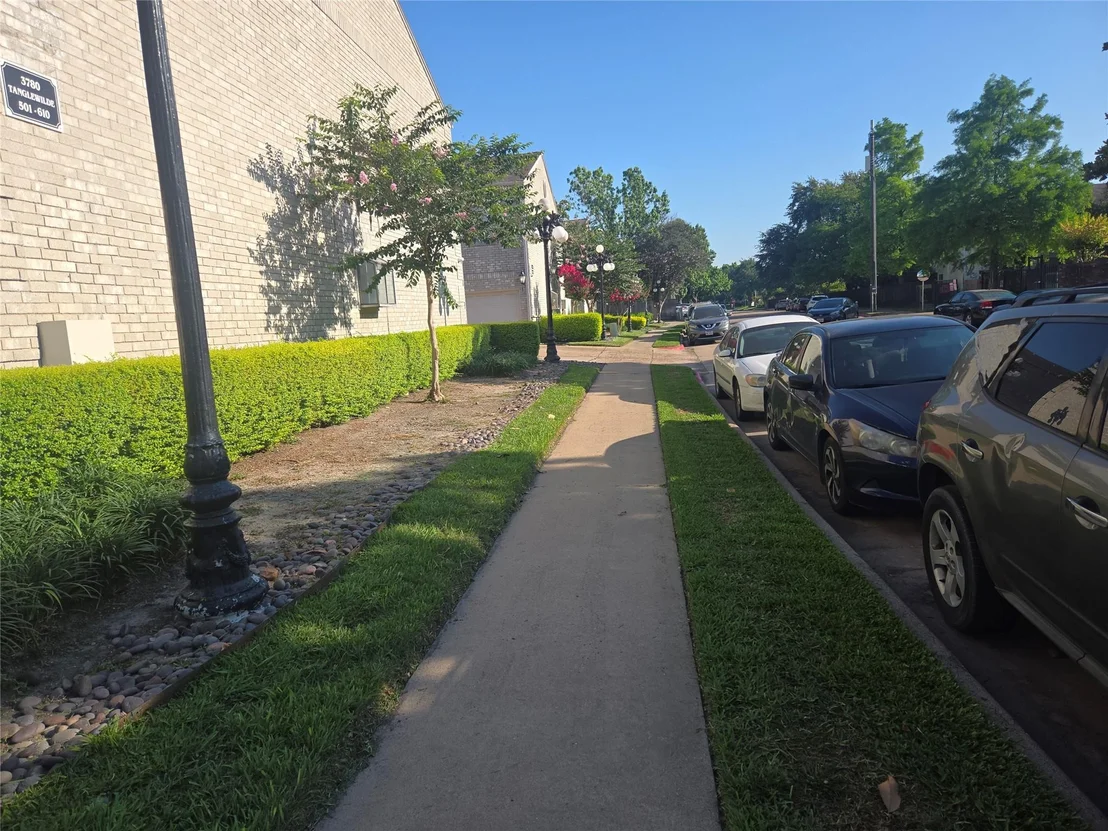 Photo of Unit 501 at 3780 Tanglewilde Street