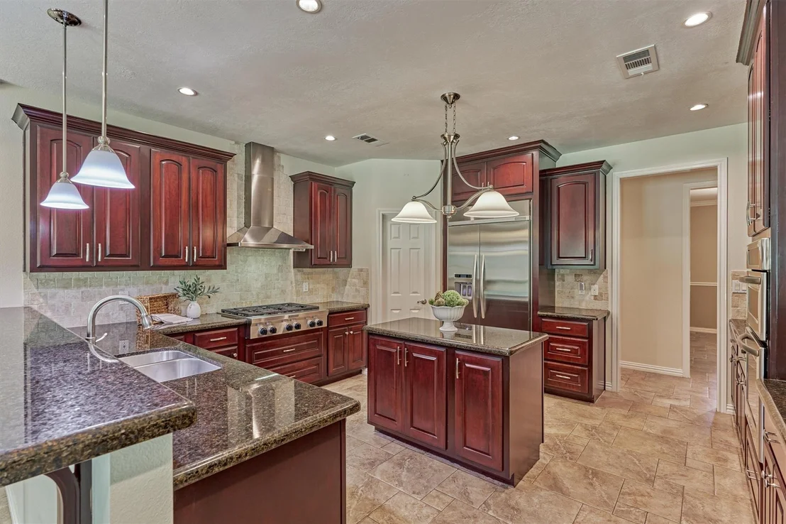 Photo of 11062 N Hidden Oaks