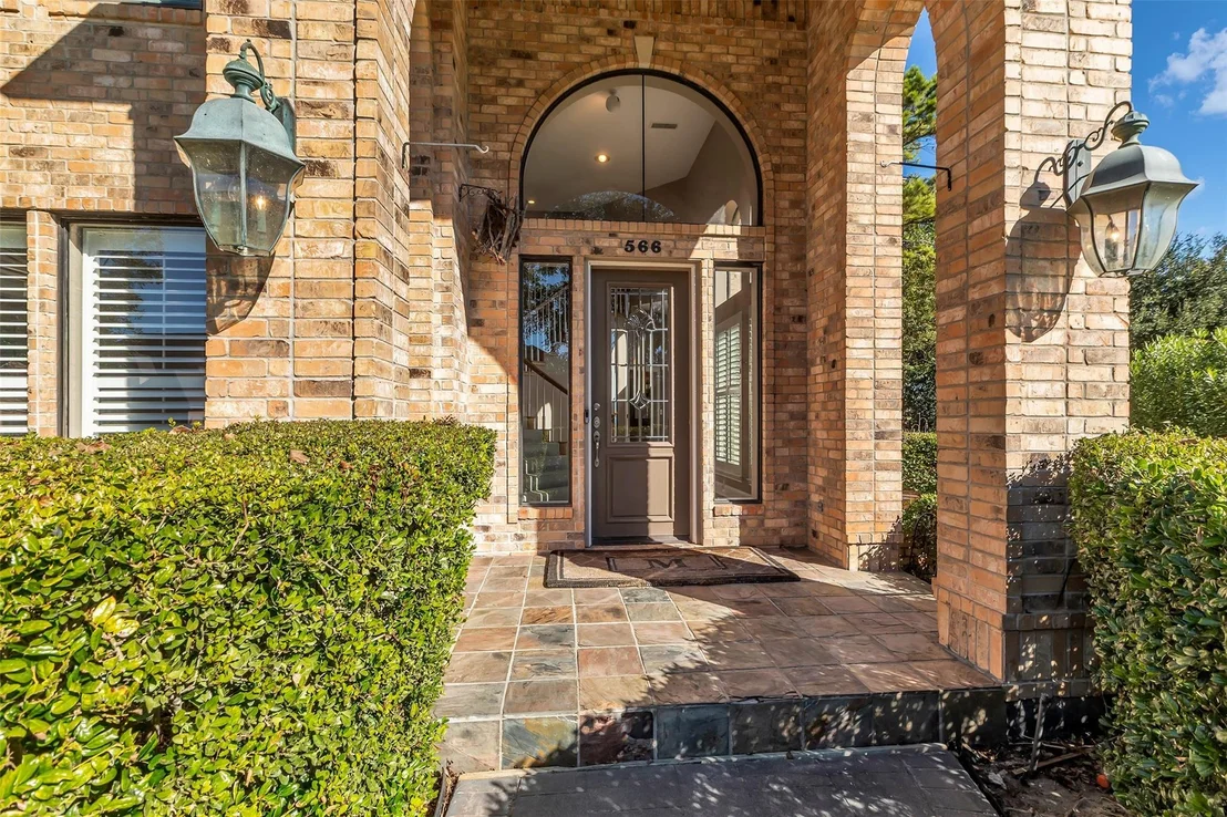 Photo of 566 Edgewood Drive
