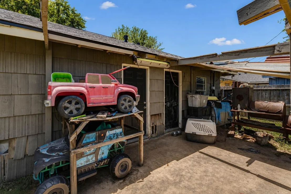 Photo of 1607 Beusch Drive