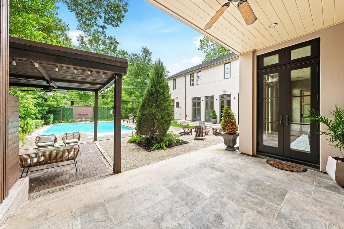 Photo of 1116 Danbury Road