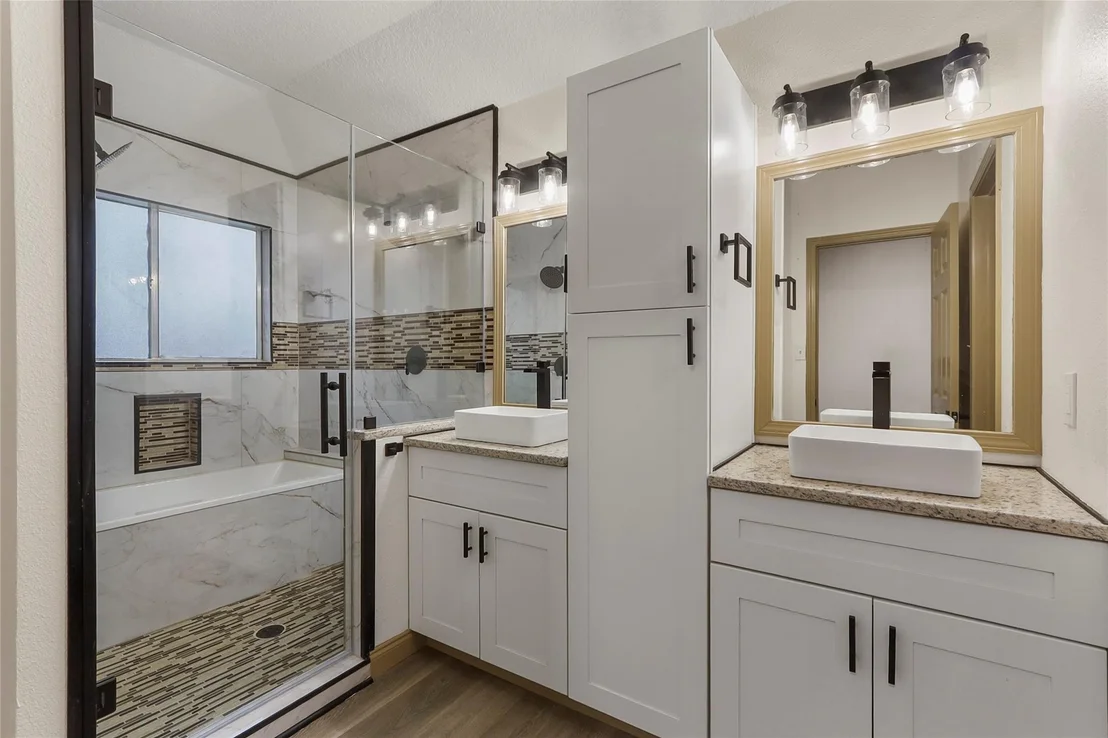 Photo of 4800 Heathrow Lane