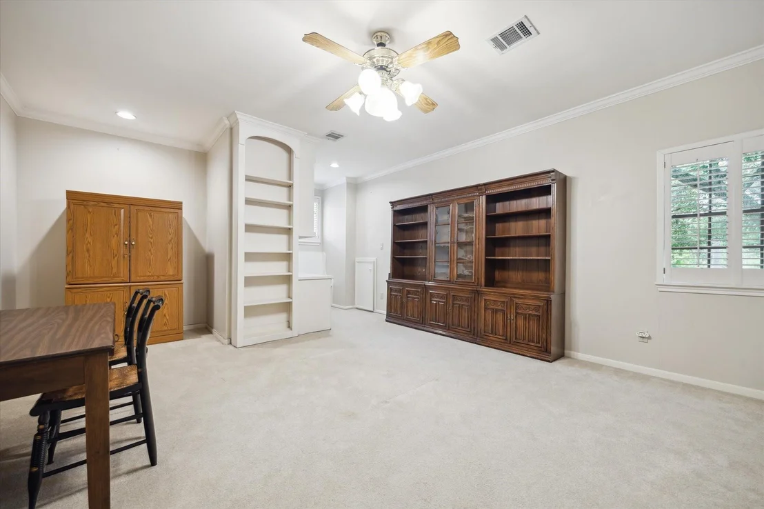 Photo of 345 Knipp Road