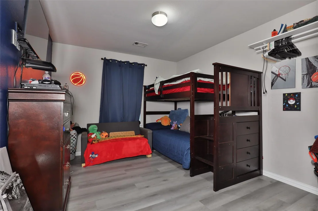 Photo of 107 Forest Bend Court