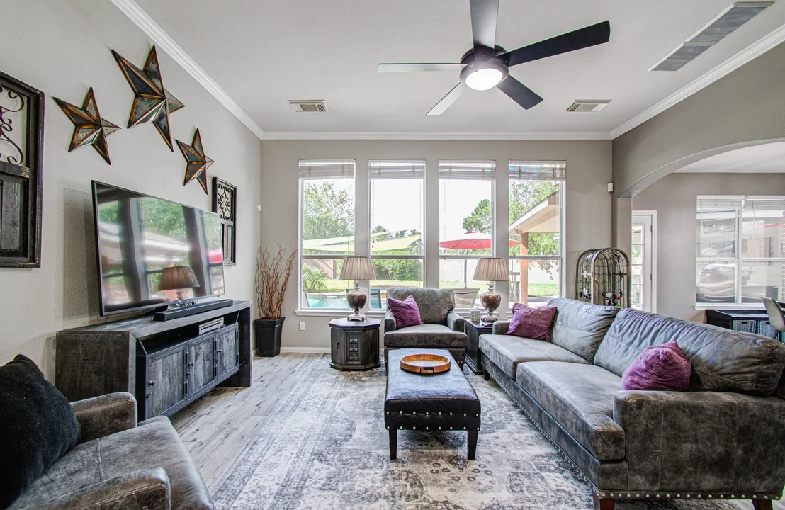 Photo of 9215 Horse Cave Circle