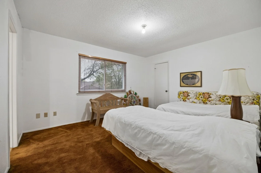Photo of 9815 Walnut Glen Drive