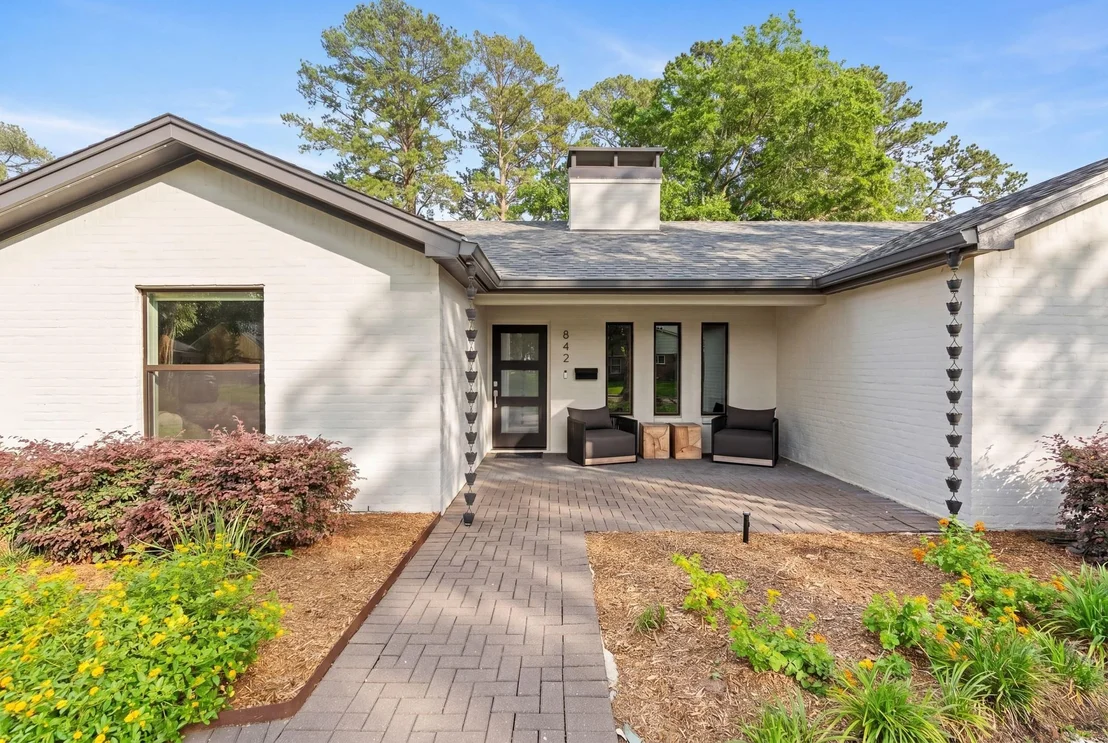 Photo of 842 W Forest Drive