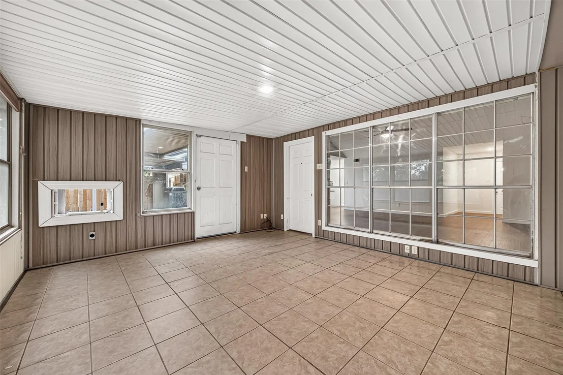 Photo of 9523 Riverside Lodge Drive