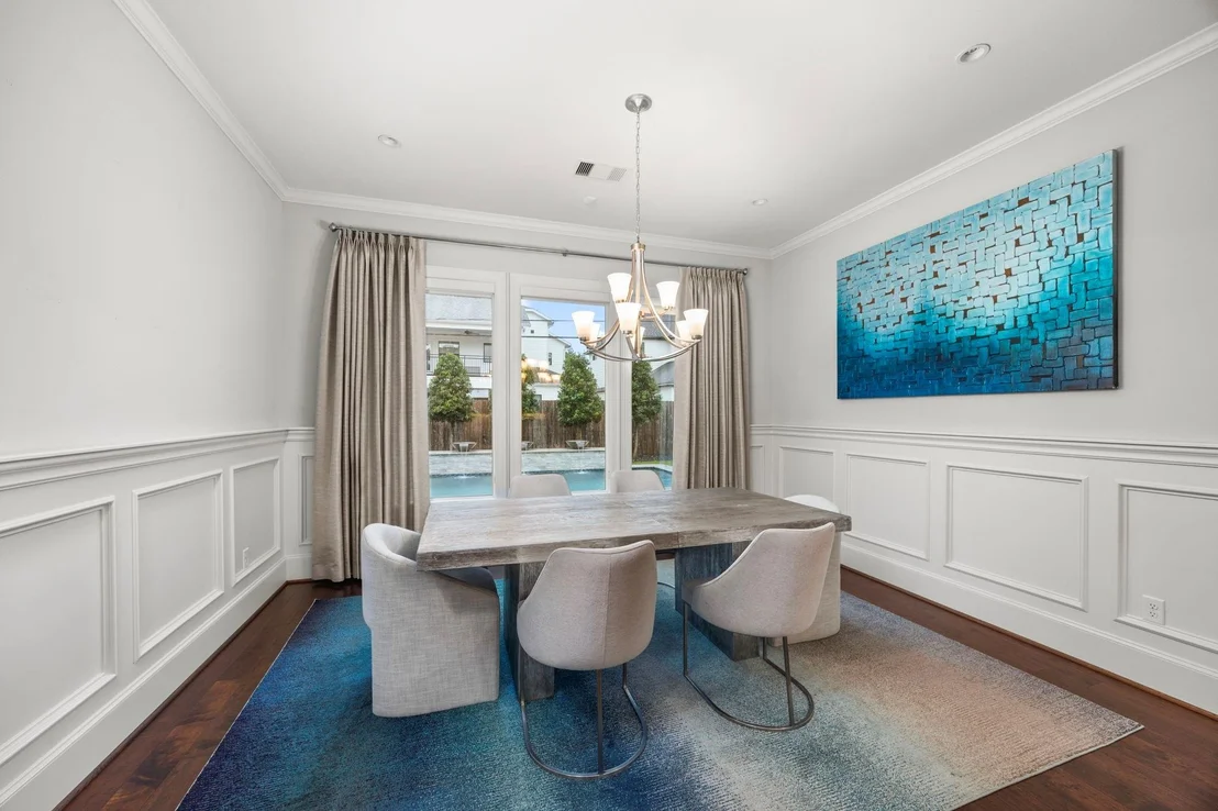 Photo of 1355 Chippendale Road