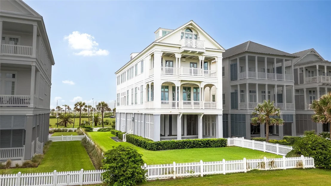 Photo of 2425 E Seaside Drive