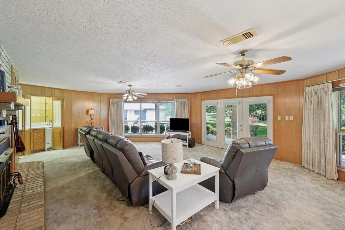 Photo of 220 Broadmoor