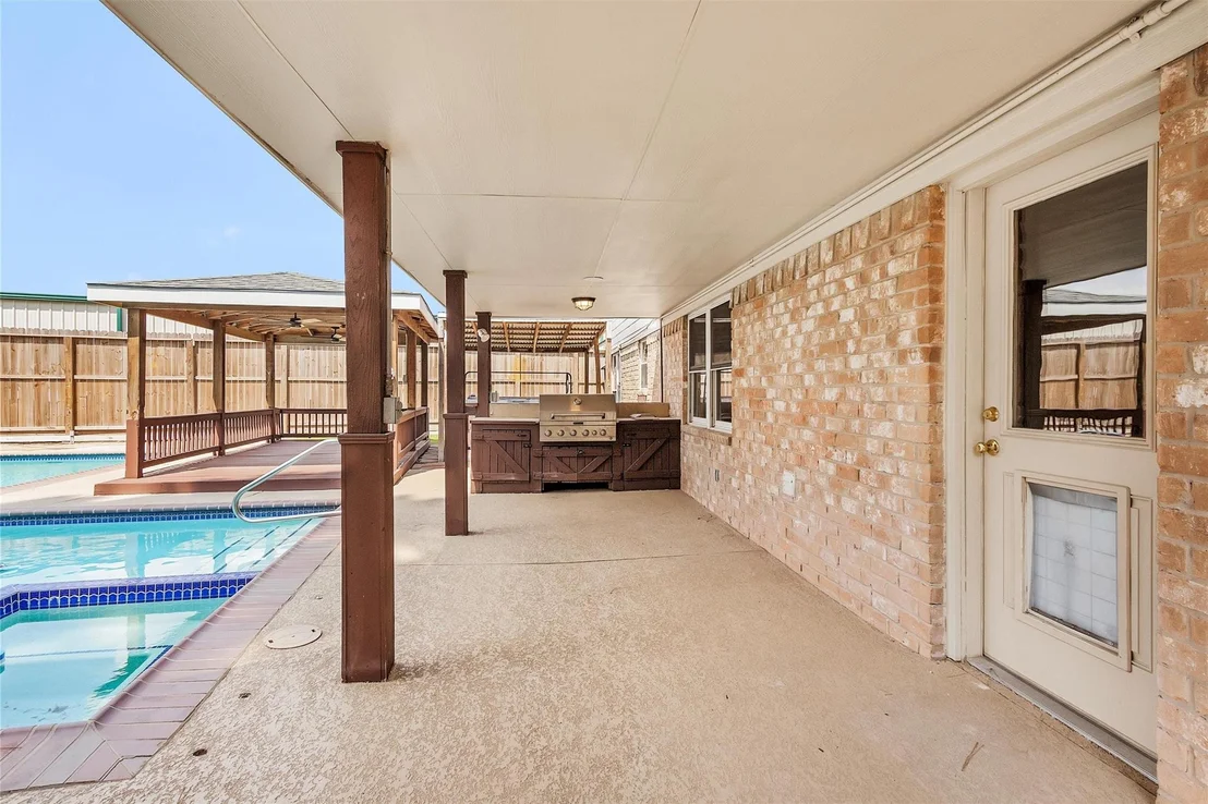 Photo of 8231 Glencliffe Lane
