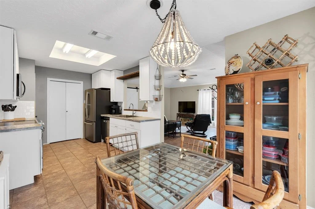 Photo of 6826 Bullinger Drive