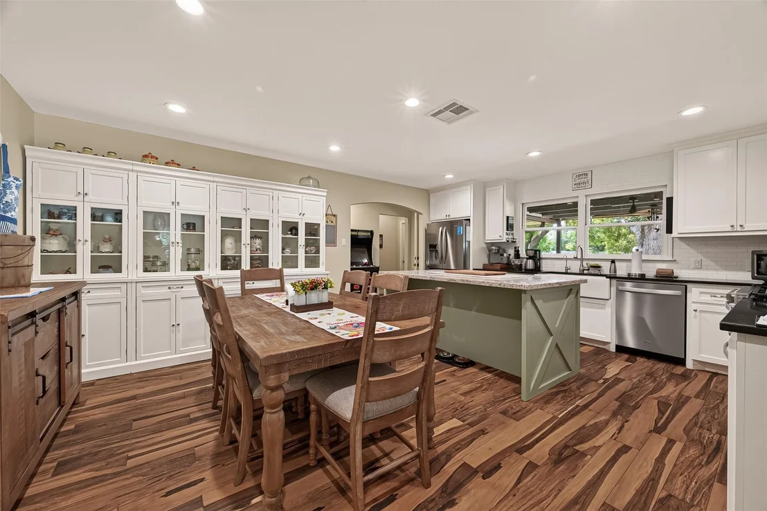 Photo of 5606 Highland Road