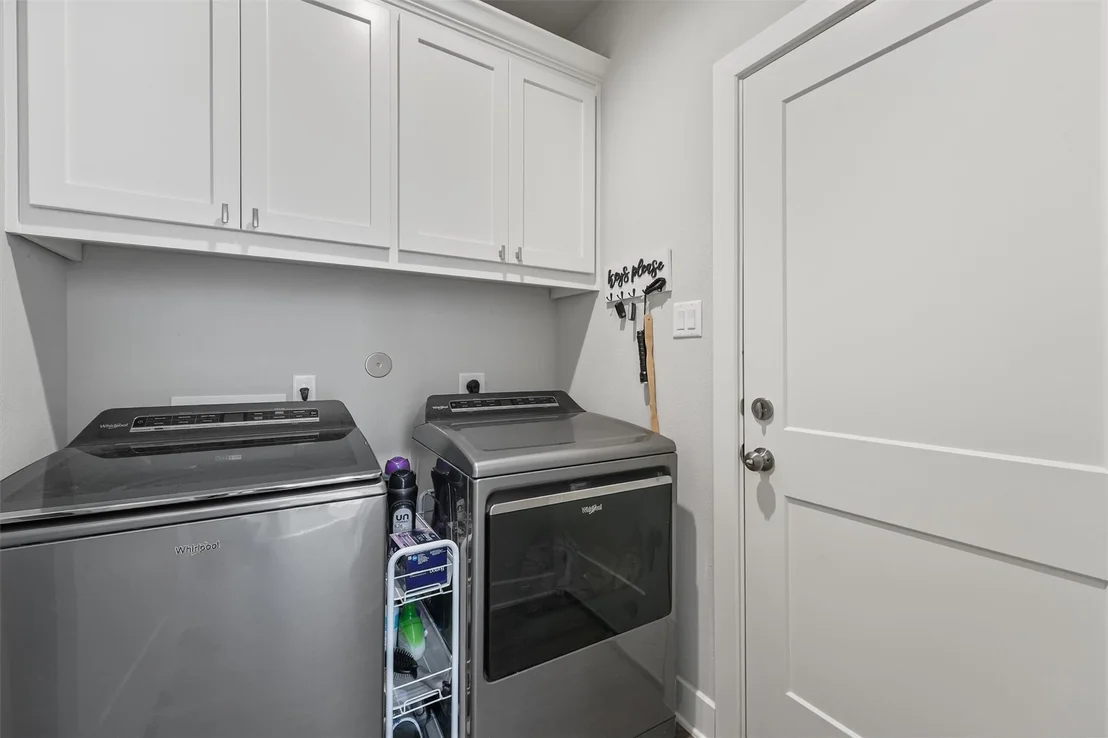 Photo of 1700 Twin Oaks Circle