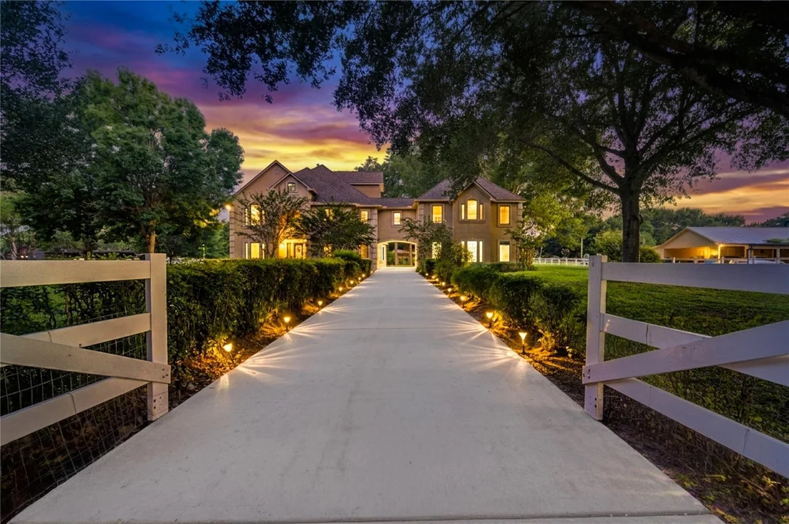 Photo of 200 Creekside Court