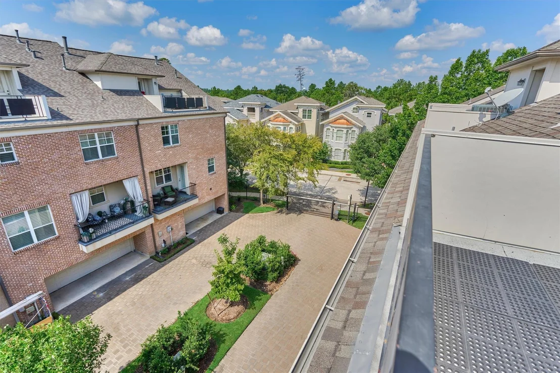 Photo of 83 Colonial Row Drive