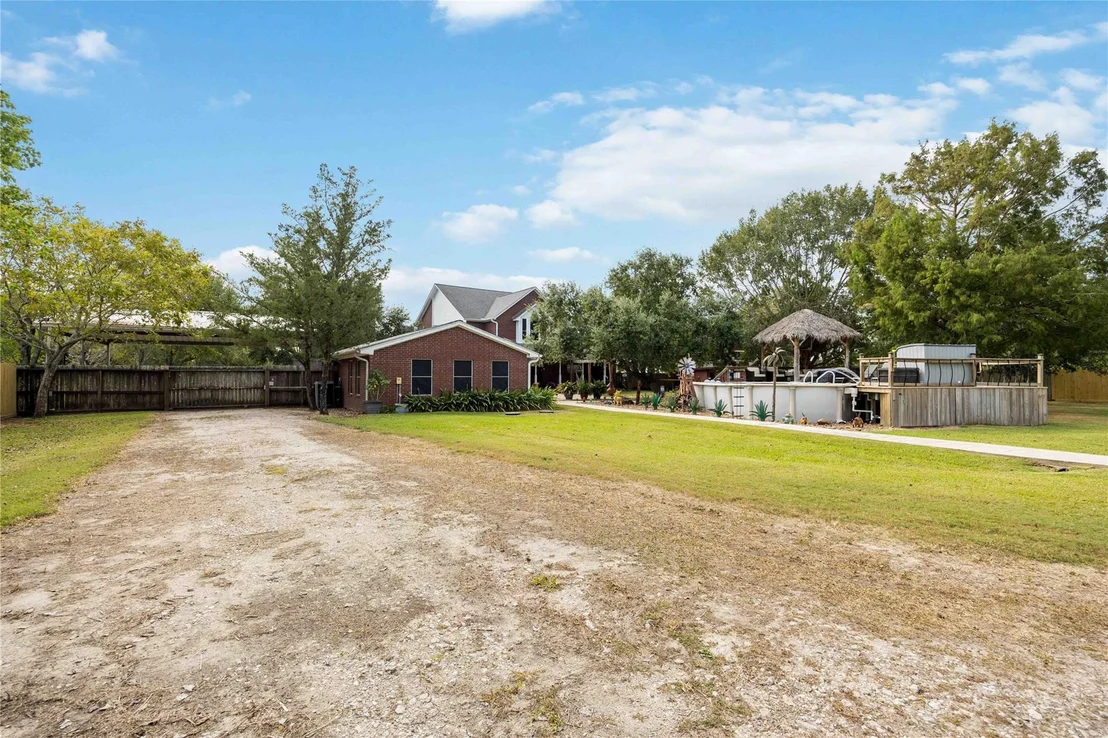 Photo of 1290 County Road 145