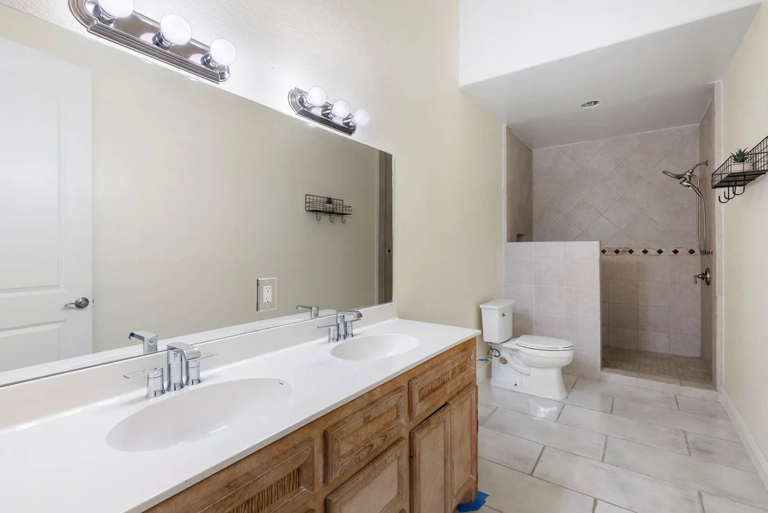 Photo of 2464 N Walker Road