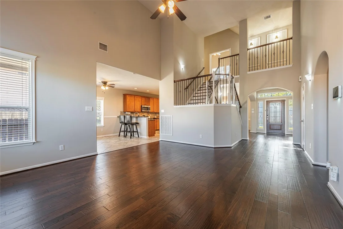 Photo of 216 Willow Pointe Drive