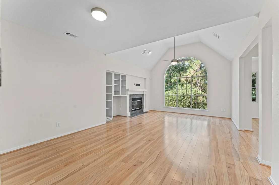 Photo of 50 Lakeridge Drive