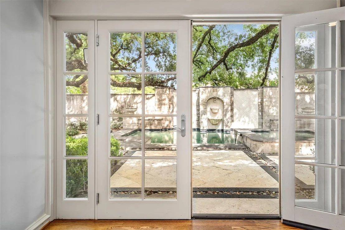 Photo of 2105 Del Monte Drive